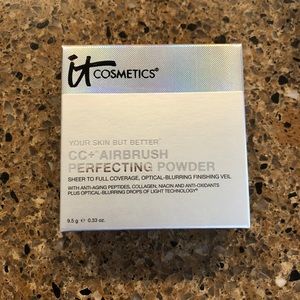 It Cosmetics powder foundation